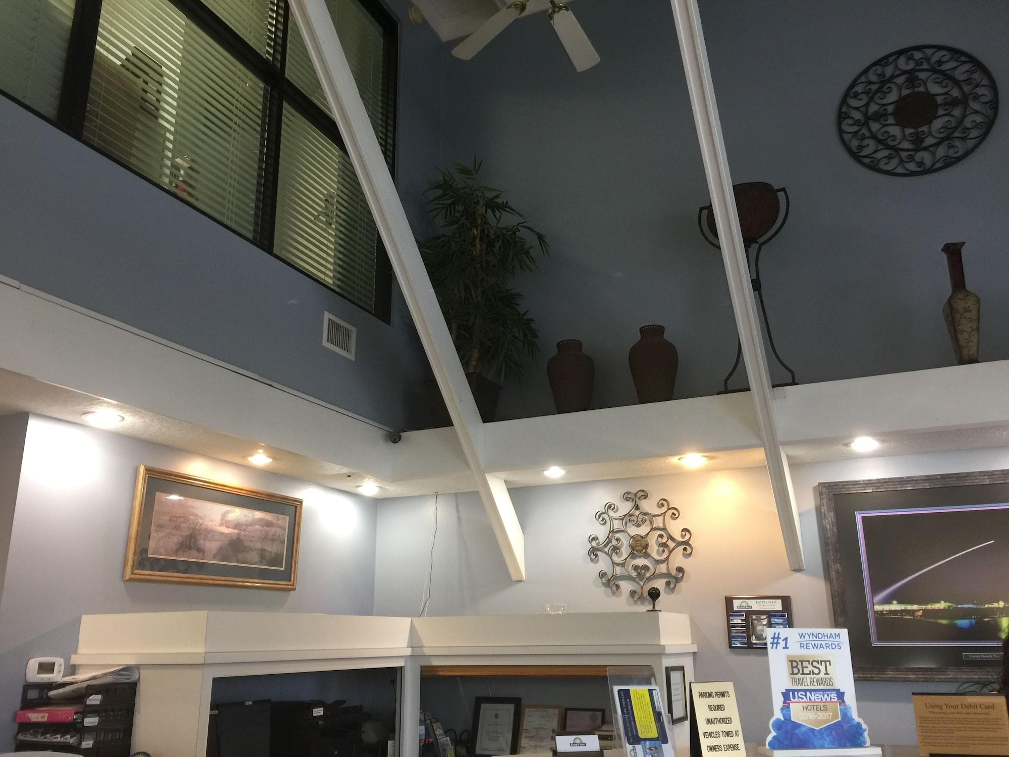 Days Inn By Wyndham Cocoa Beach Port Canaveral Esterno foto
