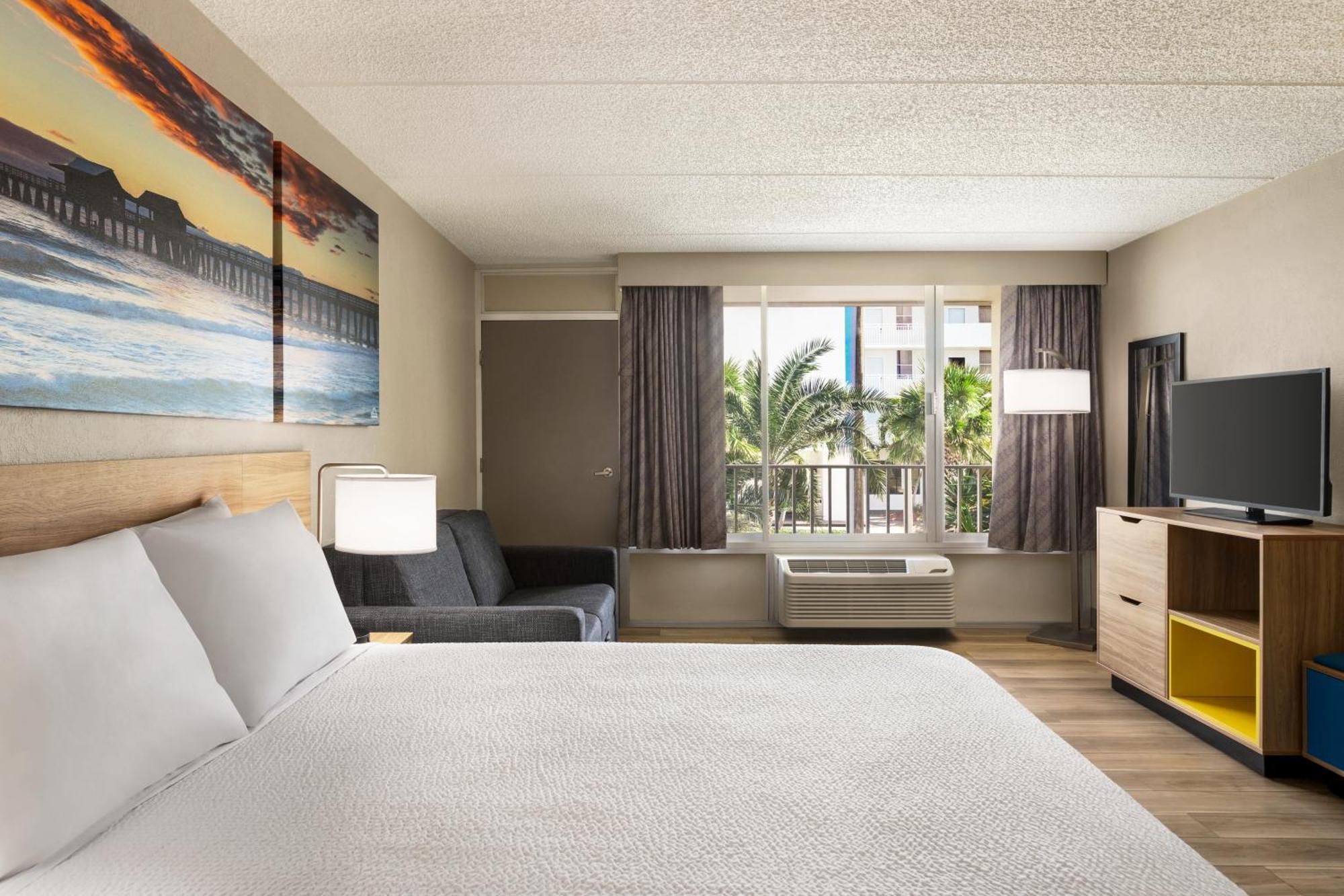 Days Inn By Wyndham Cocoa Beach Port Canaveral Esterno foto