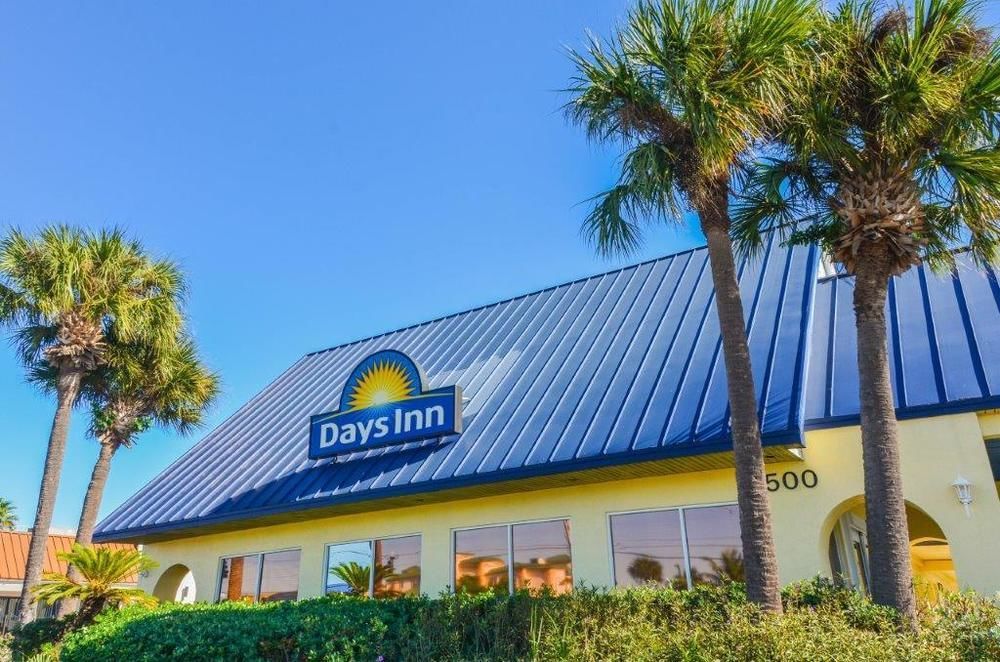 Days Inn By Wyndham Cocoa Beach Port Canaveral Esterno foto